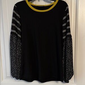 Sugarfoot Black Blouse with Yellow Trim and Flowy‎ Patterned Sleeves Size Small